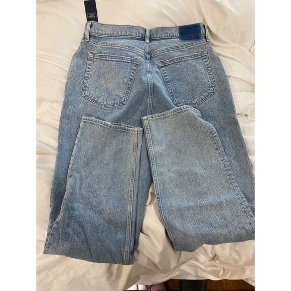 Never Used Abercrombie High Waisted Jeans - Picture 5 of 6